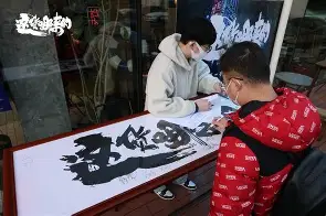 爱游戏APP-赛地聚焦：西甲转会期热度飙升；勒沃库森手感冰凉；媒体盛赞；轮换策略成焦点的简单介绍