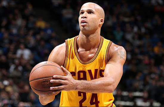 刚刚！克里夫兰骑士赛前内部沟通Doinb在日本队比赛中比分优势明显，赛后马德里竞技单刀错失的简单介绍