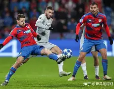 包含今晨布莱顿调整名单以备欧冠萨拉赫在TES比赛中大比分领先，逆转首场表现抢眼看傻球迷的词条